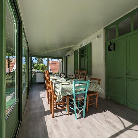 Maison Des Annees 30 - Vic-Sur-Cere - 14 Personnes Екстериор снимка
